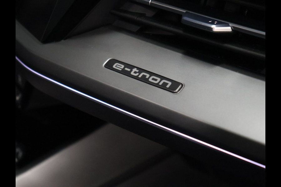 Audi Q4 e-tron 40 Launch edition S Competition 77 kWh [SCHUIFKANTELDAK, APPLE CARPLAY, CRUISE CONTROL, STOELVERWARMING, DIGITAL DASH, ELEKTRISCHE ACHTERKLEP, NAVIGATIE NIEUWSTAAT]