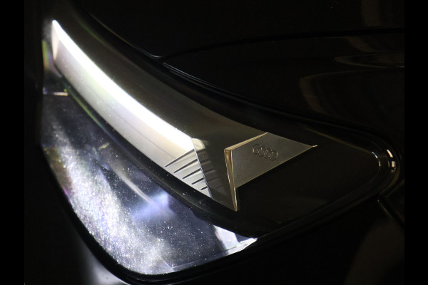 Audi Q4 e-tron 40 Launch edition S Competition 77 kWh [SCHUIFKANTELDAK, APPLE CARPLAY, CRUISE CONTROL, STOELVERWARMING, DIGITAL DASH, ELEKTRISCHE ACHTERKLEP, NAVIGATIE NIEUWSTAAT]