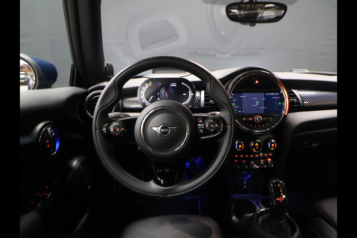 MINI Cabrio 1.5 Cooper Sidewalk Edition [APPLE CARPLAY, HARMAN KARDON, STOELVERWARMING, HEAD UP, DIGITAL DASH, CAMERA, CRUISE CONTROL, PDC V+A, NAVIGATIE, NIEUWSTAAT]