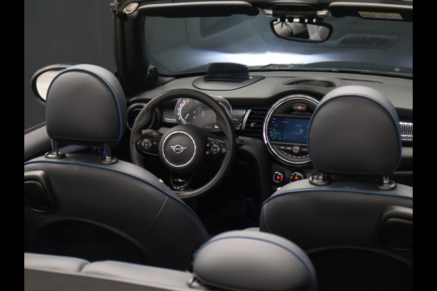 MINI Cabrio 1.5 Cooper Sidewalk Edition [APPLE CARPLAY, HARMAN KARDON, STOELVERWARMING, HEAD UP, DIGITAL DASH, CAMERA, CRUISE CONTROL, PDC V+A, NAVIGATIE, NIEUWSTAAT]