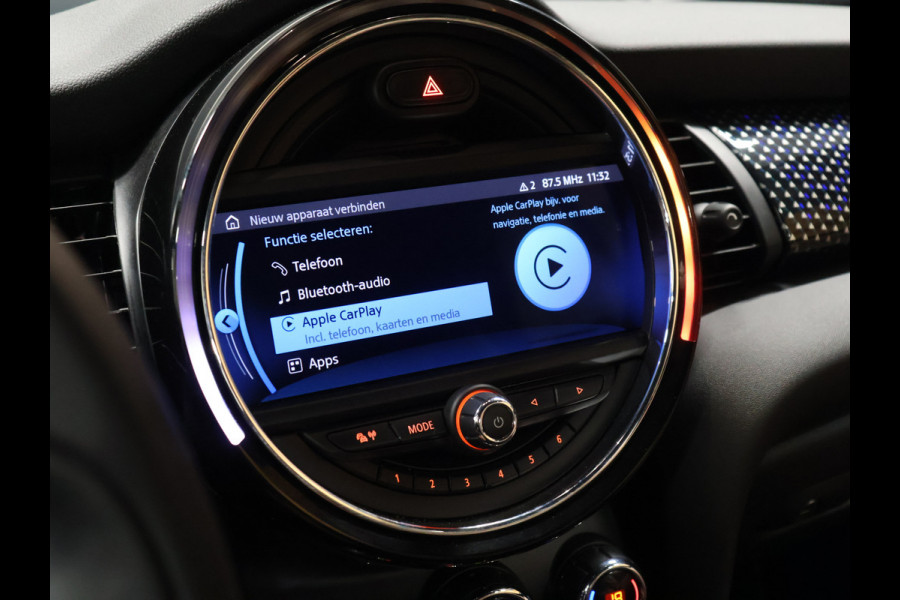 MINI Cabrio 1.5 Cooper Sidewalk Edition [APPLE CARPLAY, HARMAN KARDON, STOELVERWARMING, HEAD UP, DIGITAL DASH, CAMERA, CRUISE CONTROL, PDC V+A, NAVIGATIE, NIEUWSTAAT]