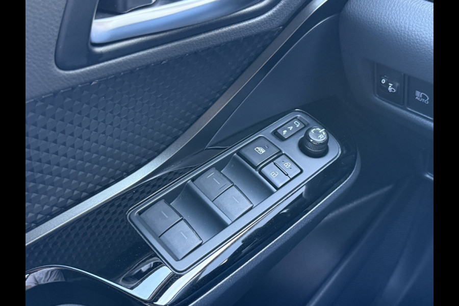 Toyota C-HR 1.8 Hybrid Team D | ACC | CarPlay | Camera | Keyless | 18 inch