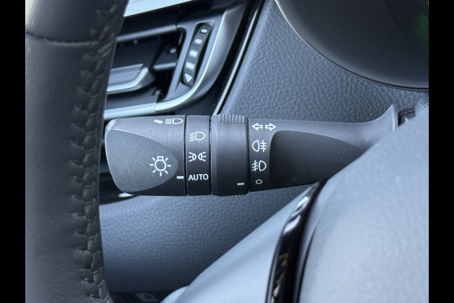 Toyota C-HR 1.8 Hybrid Team D | ACC | CarPlay | Camera | Keyless | 18 inch