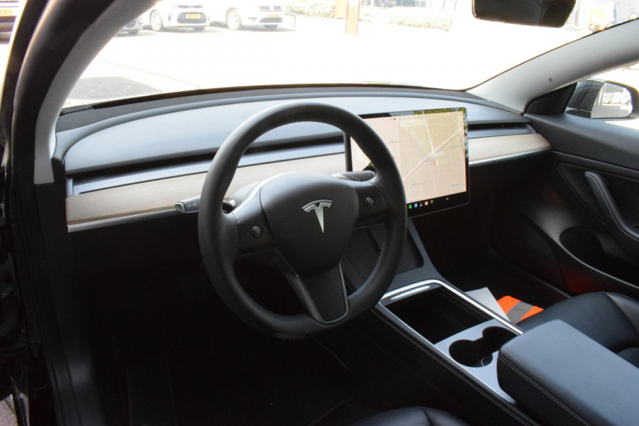 Tesla Model 3 Standard RWD Plus 60 kWh | Trekhaak | Full Self-Driving | SOH 86,3%