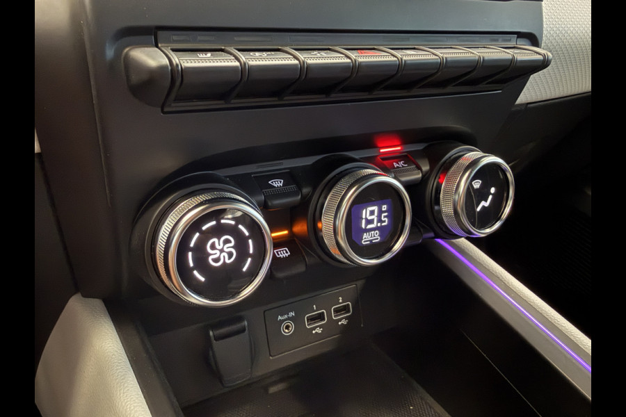 Renault Clio 1.0 TCe 90 Techno Voorstoelen verwarmd Achteruitrij Camera 24 Maanden garantie* (Vraag naar de voorwaarden)