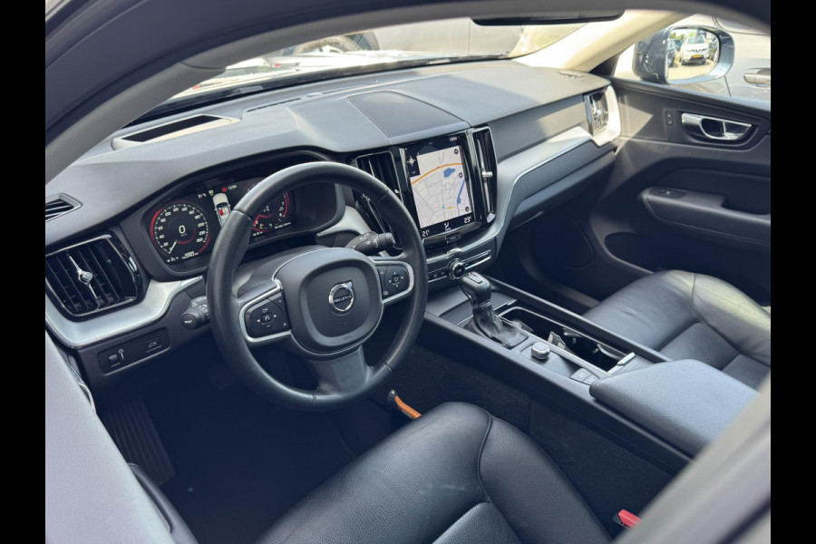 Volvo XC60 2.0 T5 Momentum NL-AUTO | D-RIEM V.V. | PANODAK | CAMERA