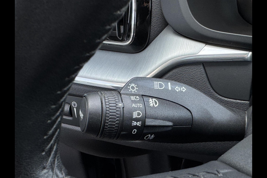 Volvo XC60 2.0 T5 Momentum NL-AUTO | D-RIEM V.V. | PANODAK | CAMERA