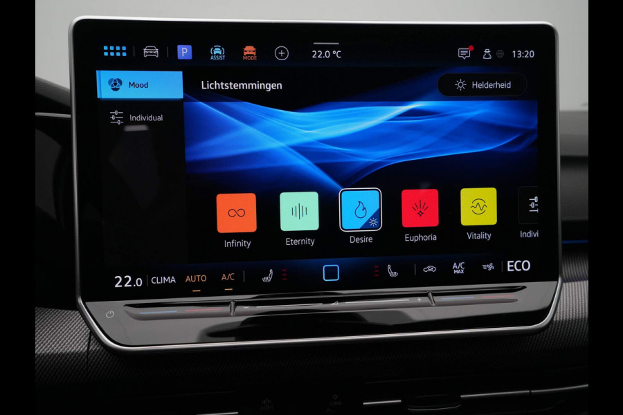 Volkswagen Golf GTE 1.5 TSI eHybrid 272pk DSG | Panoramadak | 360 camera | Stoelverwarming | Side assist / Demonstratieauto