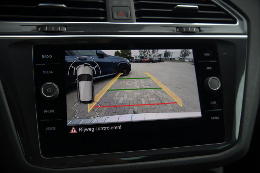 Volkswagen Tiguan 1.4 TSI eHybrid Elegance Business | Stoelverwarming | Stuurverwarming | iQ Light | Adaptive Cruise Control | Trekhaak | Apple Carplay | Navigatie | Camera | SOH 84%