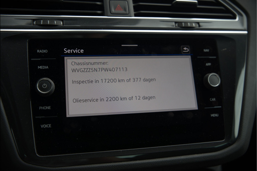 Volkswagen Tiguan 1.4 TSI eHybrid Elegance Business | Stoelverwarming | Stuurverwarming | iQ Light | Adaptive Cruise Control | Trekhaak | Apple Carplay | Navigatie | Camera | SOH 84%