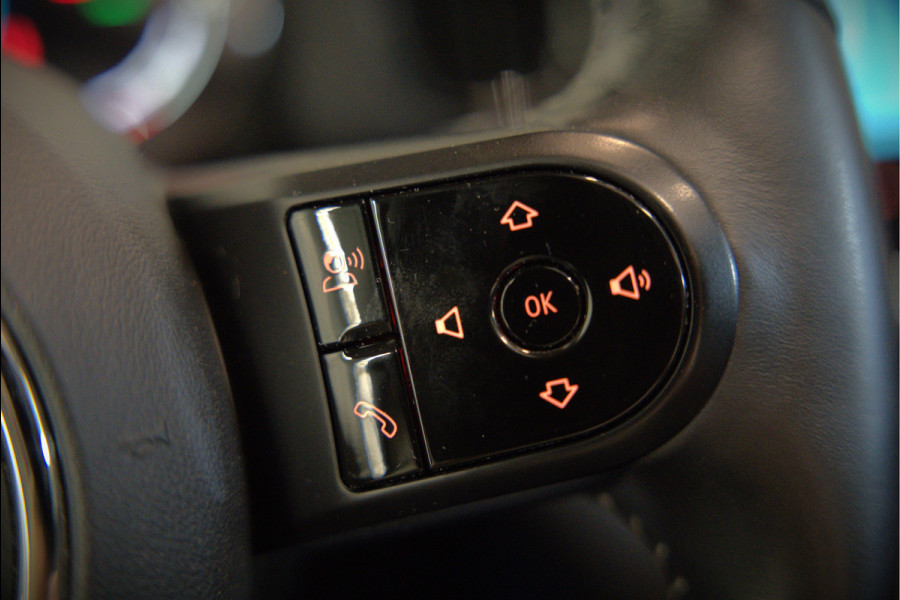 MINI Countryman 1.5 Cooper S E ALL4 Chili | Panoramadak | Stoelverwarming | Stuurverwarming | Head-Up Display | Camera | Apple Carplay | Keyless | Cruise Control | Navigatie | SOH 90%