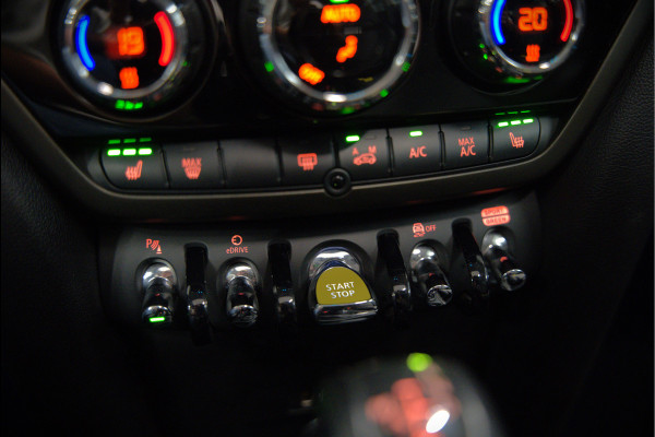 MINI Countryman 1.5 Cooper S E ALL4 Chili | Panoramadak | Stoelverwarming | Stuurverwarming | Head-Up Display | Camera | Apple Carplay | Keyless | Cruise Control | Navigatie | SOH 90%