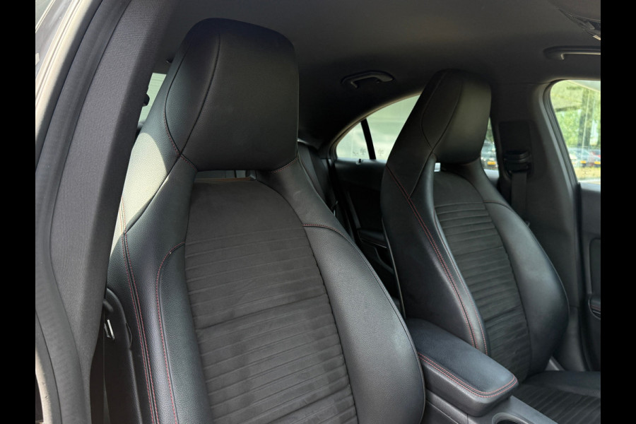 Mercedes-Benz CLA-Klasse 180 AMG Line Navi|Camera|Dealer Onderhouden