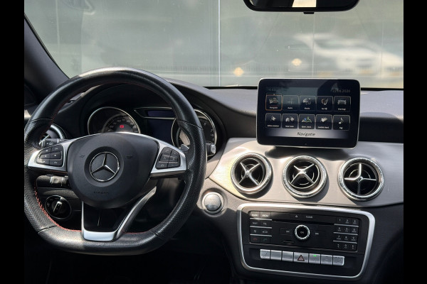 Mercedes-Benz CLA-Klasse 180 AMG Line Navi|Camera|Dealer Onderhouden