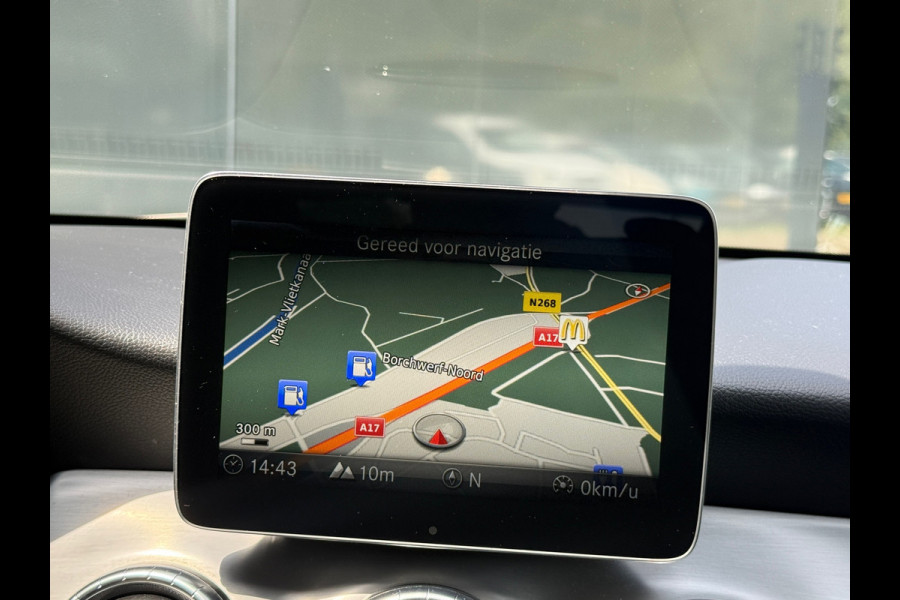 Mercedes-Benz CLA-Klasse 180 AMG Line Navi|Camera|Dealer Onderhouden
