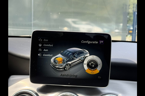 Mercedes-Benz CLA-Klasse 180 AMG Line Navi|Camera|Dealer Onderhouden