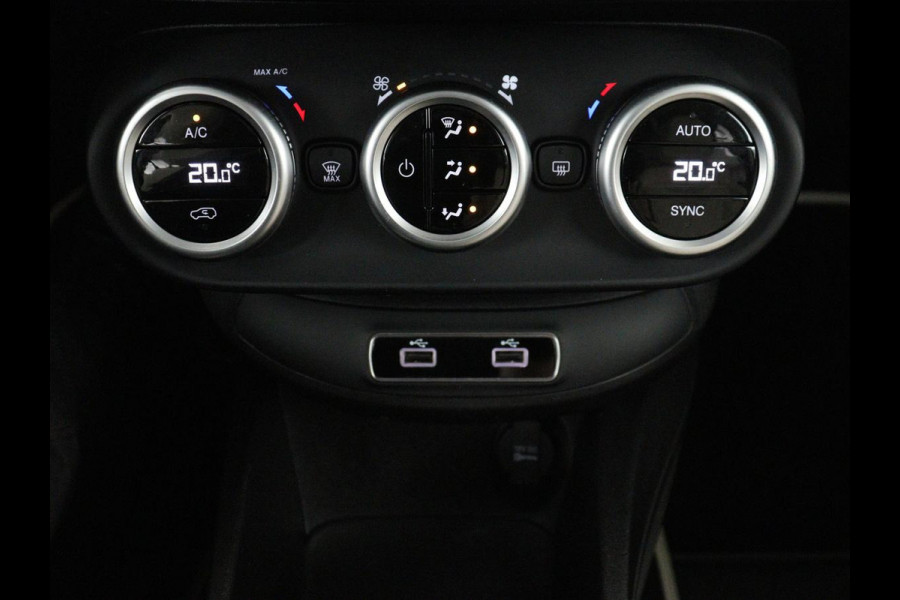 Fiat 500X 1.3 FireFly Turbo 150 Connect Yacht Club Capri Yacht Club Capri | Carplay | Open-schuifkanteldak | LED | LEER | Automaat | Camera | Navigatie | DAB | LM |Climate control | Cruise control