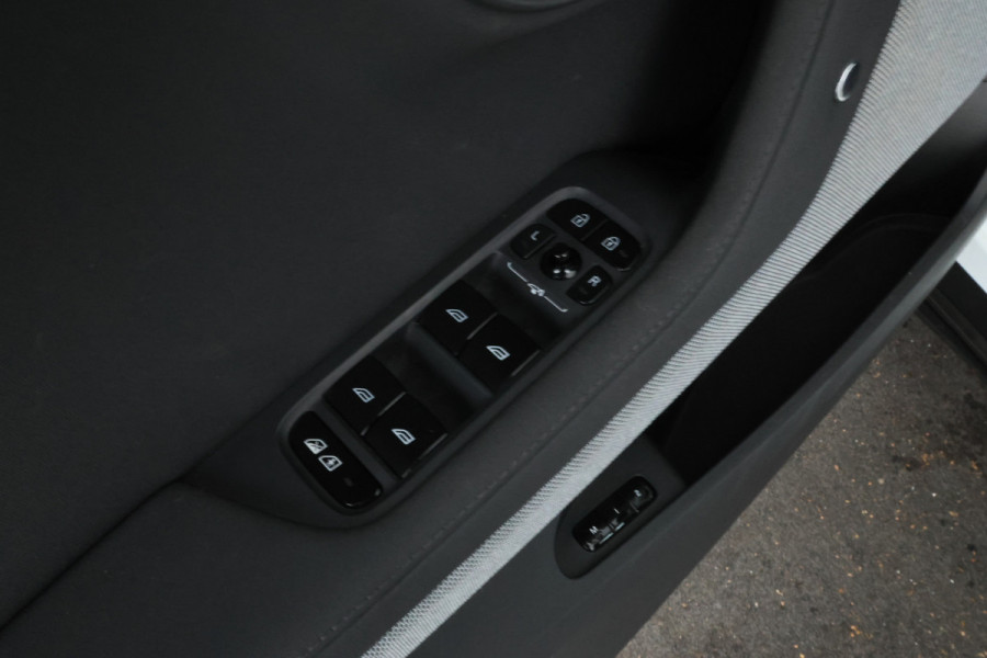 Polestar 2 Standard Range Single Motor 64kWh Digital Dash, Adaptive Cruise Control, Pilot Assist