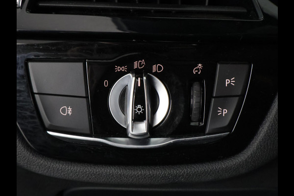 BMW 5 Serie Touring 530i Business Edition Plus | Schuif-/Kanteldak | Navigatie | Camera | Leder |