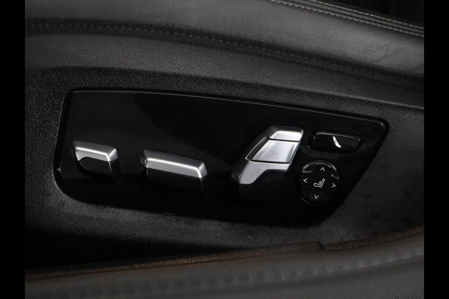 BMW 5 Serie Touring 530i Business Edition Plus | Schuif-/Kanteldak | Navigatie | Camera | Leder |