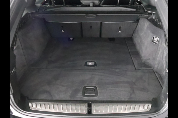 BMW 5 Serie Touring 530i Business Edition Plus | Schuif-/Kanteldak | Navigatie | Camera | Leder |