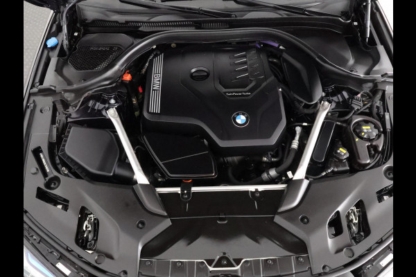 BMW 5 Serie Touring 530i Business Edition Plus | Schuif-/Kanteldak | Navigatie | Camera | Leder |