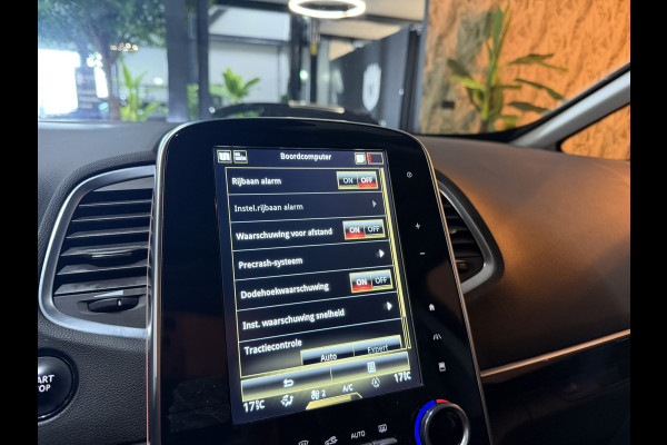 Renault Espace 1.8 TCe Initiale Paris 7P.|Trekhaak|Pano|Carplay|Head-Up|Adaptieve Cruise|Camera|Lane Assist|Leder|Rijklaar