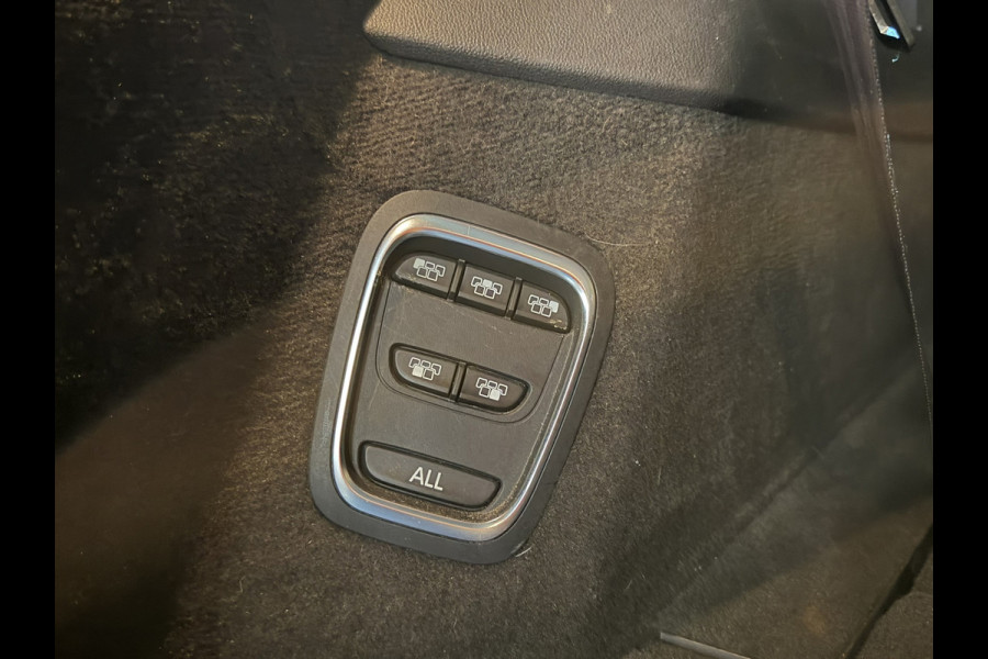 Renault Espace 1.8 TCe Initiale Paris 7P.|Trekhaak|Pano|Carplay|Head-Up|Adaptieve Cruise|Camera|Lane Assist|Leder|Rijklaar