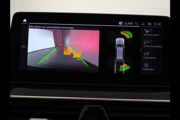 BMW 5 Serie Touring 530i Business Edition Plus | Schuif-/Kanteldak | Navigatie | Camera | Leder |