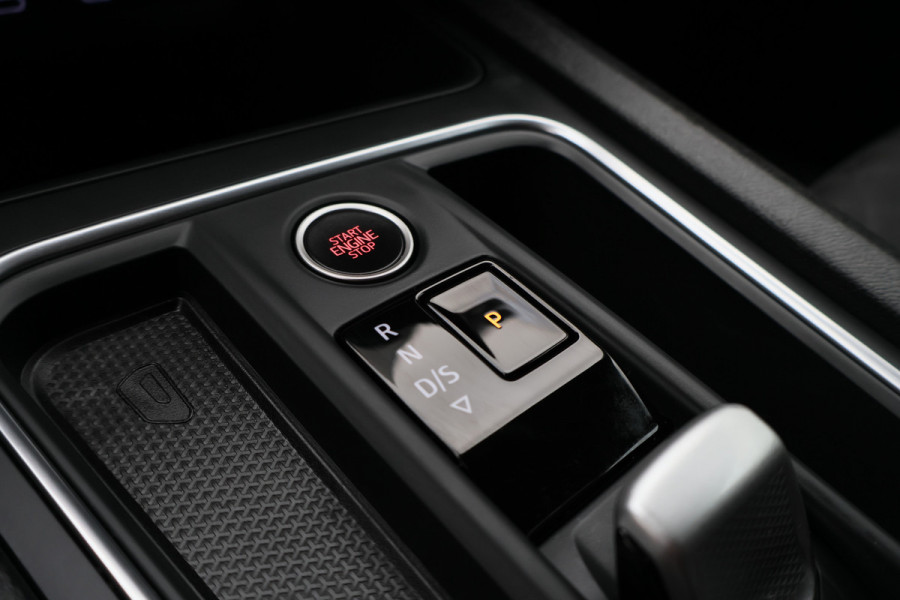 Seat Leon Sportstourer 1.0 eTSI FR Business Intense Eerste Eigenaar, Virtual Cockpit, ACC, Camera, Apple Carplay, LED, 18''