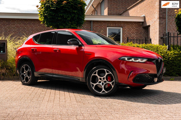 Alfa Romeo Tonale 1.3T PHEV Veloce 280 PK Keyless Adaptive Camera Sfeerverlichting 19''