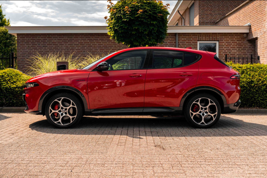 Alfa Romeo Tonale 1.3T PHEV Veloce 280 PK Keyless Adaptive Camera Sfeerverlichting 19''