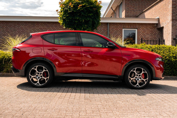 Alfa Romeo Tonale 1.3T PHEV Veloce 280 PK Keyless Adaptive Camera Sfeerverlichting 19''