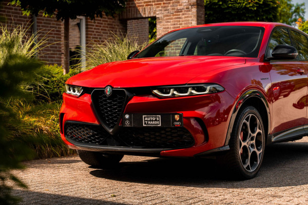 Alfa Romeo Tonale 1.3T PHEV Veloce 280 PK Keyless Adaptive Camera Sfeerverlichting 19''
