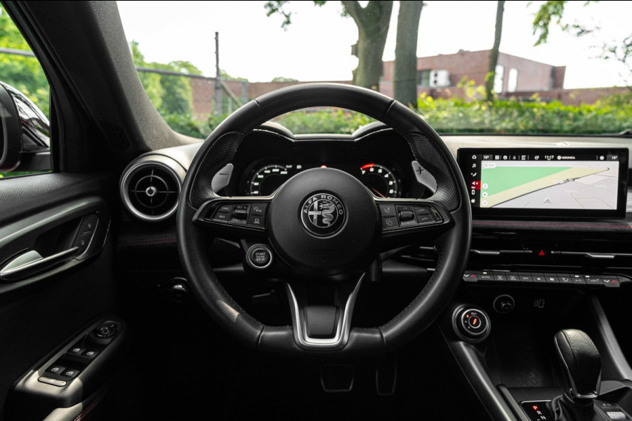 Alfa Romeo Tonale 1.3T PHEV Veloce 280 PK Keyless Adaptive Camera Sfeerverlichting 19''