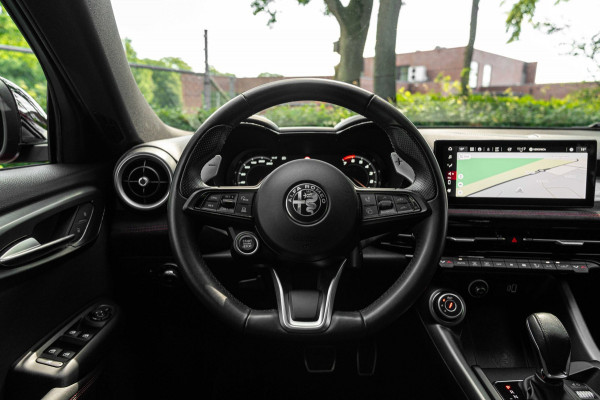 Alfa Romeo Tonale 1.3T PHEV Veloce 280 PK Keyless Adaptive Camera Sfeerverlichting 19''
