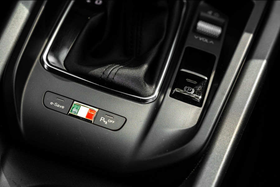 Alfa Romeo Tonale 1.3T PHEV Veloce 280 PK Keyless Adaptive Camera Sfeerverlichting 19''