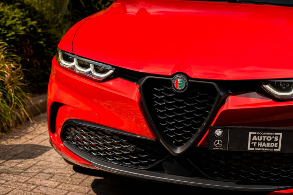 Alfa Romeo Tonale 1.3T PHEV Veloce 280 PK Keyless Adaptive Camera Sfeerverlichting 19''