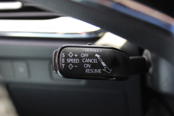 Škoda ENYAQ iV 80 Limited Edition / SOH 93,3% / Camera / Warmtepomp / CarPlay / Keyless / 19'' / Dodehoek / Stoel+Stuurverwarming / DAB / ACC