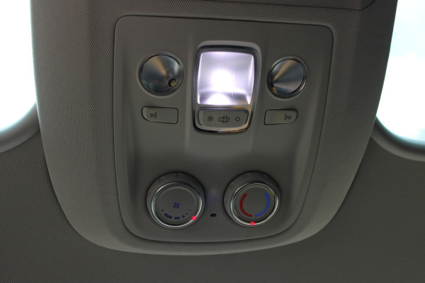 Opel Zafira-e Life L3H1 Innovation 75 kWh SOh 94,8% 7-PERS LEER PANO TREKHAAK 85000KM!!!