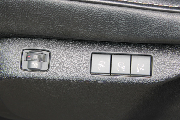 Opel Zafira-e Life L3H1 Innovation 75 kWh SOh 94,8% 7-PERS LEER PANO TREKHAAK 85000KM!!!