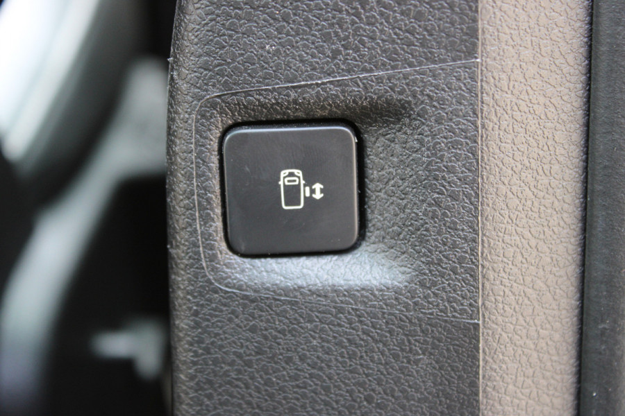 Opel Zafira-e Life L3H1 Innovation 75 kWh SOh 94,8% 7-PERS LEER PANO TREKHAAK 85000KM!!!