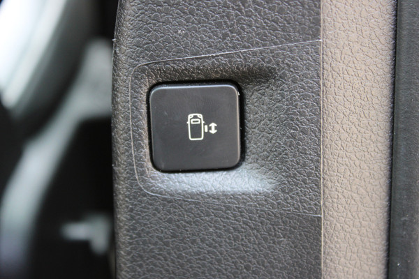 Opel Zafira-e Life L3H1 Innovation 75 kWh SOh 94,8% 7-PERS LEER PANO TREKHAAK 85000KM!!!