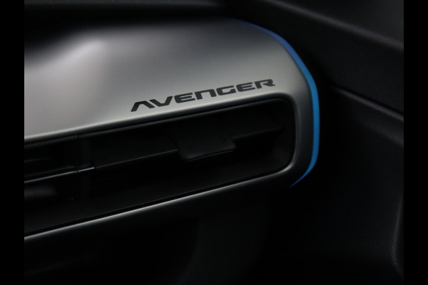 Jeep Avenger Avenger 54 kWh | SOH 97,6% | 3 Fase | Carplay | Adaptive cruise | Camera | Half leer | LM | LED | Climate control | Parkeersensoren