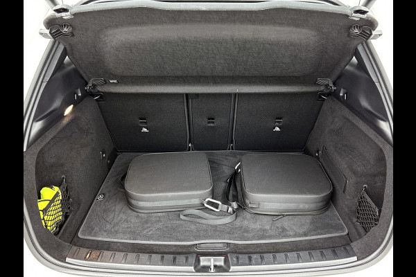 Mercedes-Benz GLA 250 e Plug-In Hybride Inclusief 24 maanden MB Certified garantie voor Europa.
