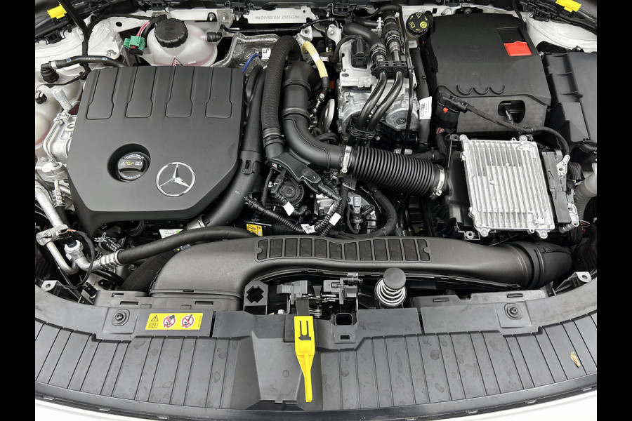 Mercedes-Benz GLA 250 e Plug-In Hybride Inclusief 24 maanden MB Certified garantie voor Europa.