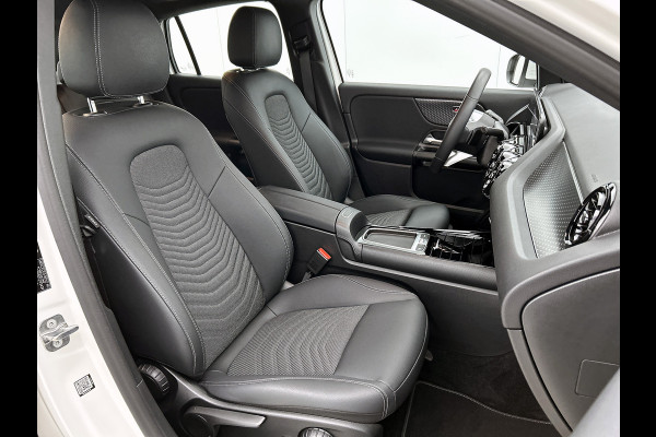 Mercedes-Benz GLA 250 e Plug-In Hybride Inclusief 24 maanden MB Certified garantie voor Europa.