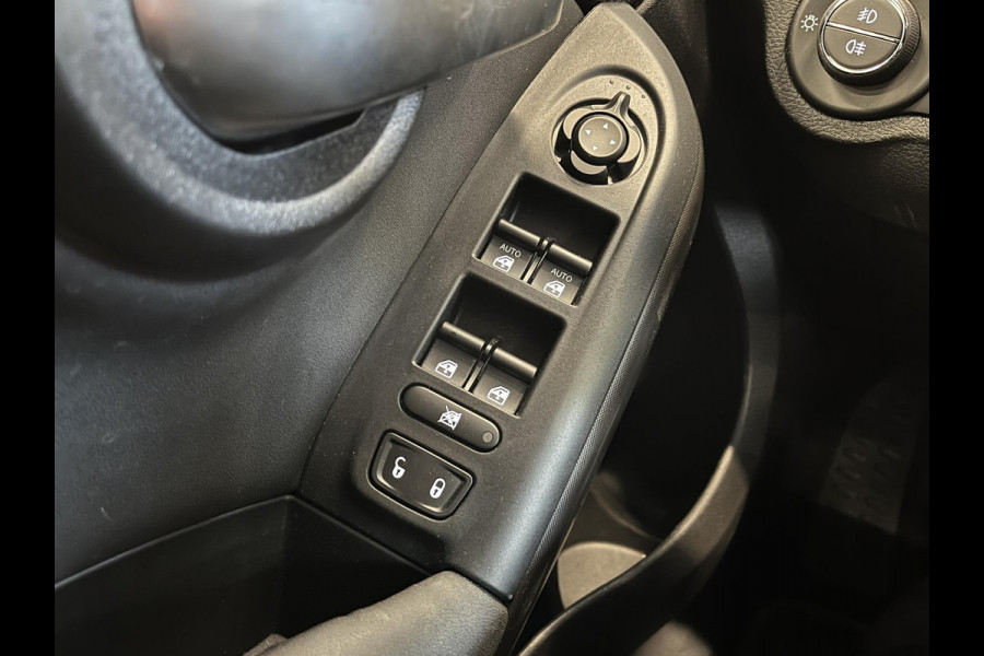 Fiat 500X Cross 1.3 Turbo 150pk Automaat Sport Climate Control Full LED Navigatie Cruise Control Camera Lichtmetalen Velgen Extra Getint Glas