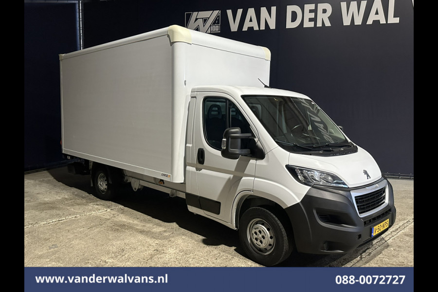 Peugeot Boxer 2.2 BlueHDi 141pk Bakwagen 436cm Lang Laadklep Euro6 Airco | Camera | Cruisecontrol | 1085kg laadvermogen Bijrijdersbank.
