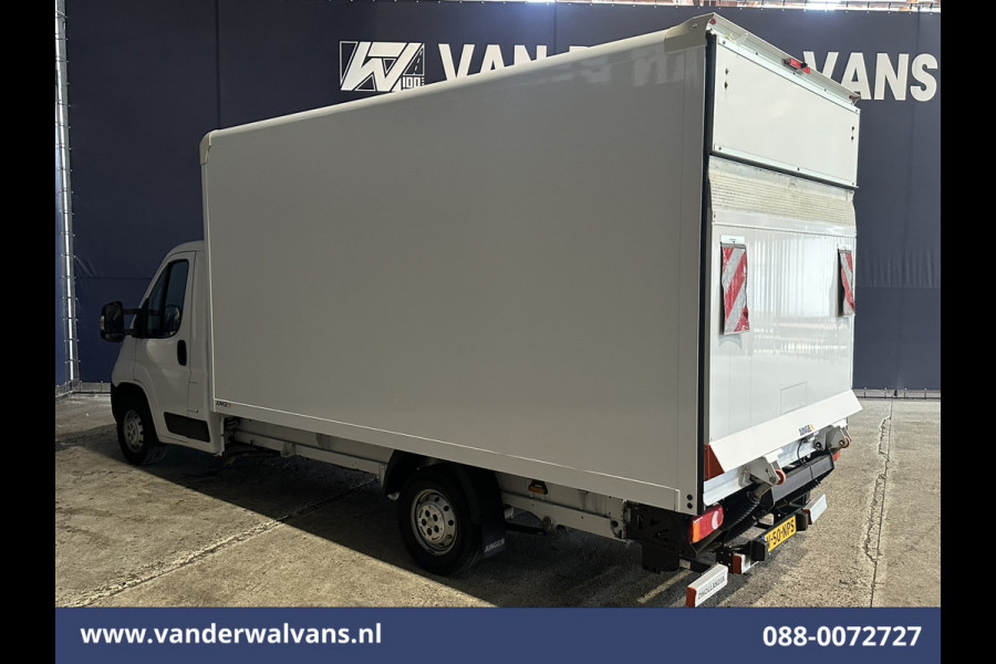 Peugeot Boxer 2.2 BlueHDi 141pk Bakwagen 436cm Lang Laadklep Euro6 Airco | Camera | Cruisecontrol | 1085kg laadvermogen Bijrijdersbank.